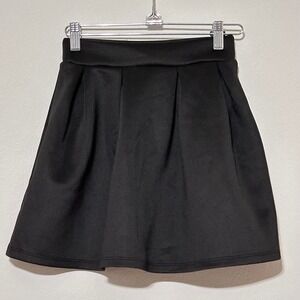 Lot of 2 Girls Small Skirts Black Pleated Skater Skirts & Black White Geometric